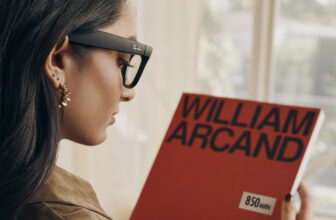 Meta is bringing sensible glasses stay translation and AI to extra folks